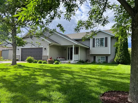 103 Roberts Ct, Buffalo, MN 55313