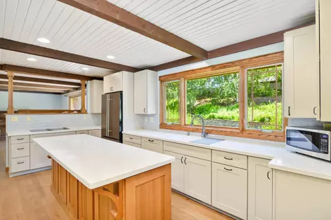 10909 Girard Curv, Bloomington, MN 55431