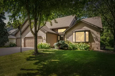 635 Sunset Ct, Shoreview, MN 55126