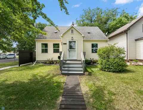 427 2nd St S, Wahpeton, ND 58075