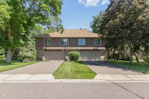 6818 Buckingham Ct, Woodbury, MN 55125