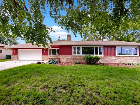 4717 Perry Ave N, Crystal, MN 55429