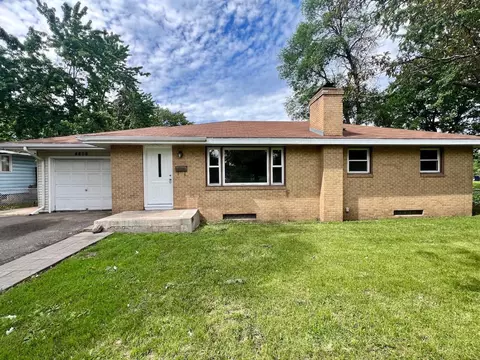 4806 69th Ave N, Brooklyn Center, MN 55429