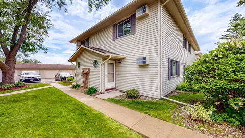 2809 19th Ave NW #B, Rochester, MN 55901