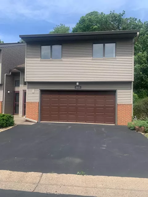 665 Dorland Rd S #665, Maplewood, MN 55119