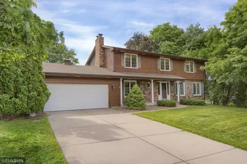 9748 Rich Rd, Bloomington, MN 55437