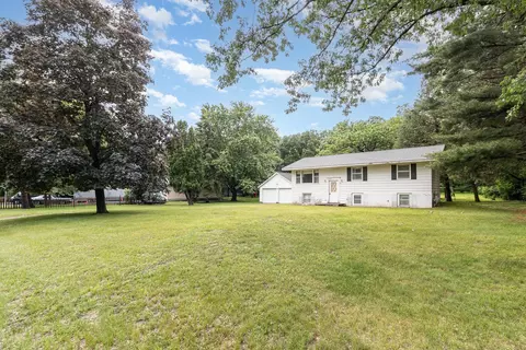 10004 Linnet St NW, Coon Rapids, MN 55433