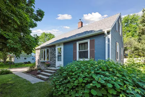 1211 Quebec Ave N, Golden Valley, MN 55427