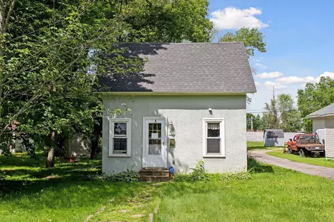 207 9th Ave S, Princeton, MN 55371