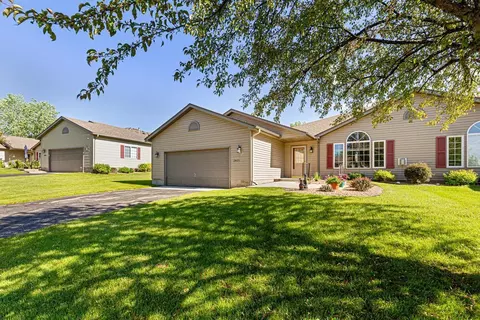 2421 Cornell Dr, Faribault, MN 55021 photo 2