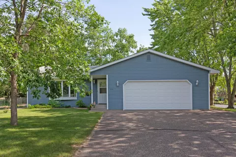 504 Northend Rd N, Hudson, WI 54016