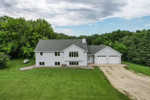 6720 80th St SW, Stewartville, MN 55976