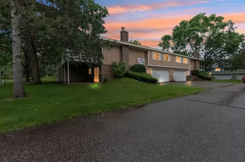 6839 Macbeth Cir, Woodbury, MN 55125
