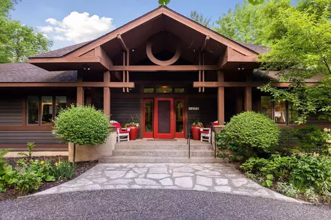1698 Dodd Rd, Mendota Heights, MN 55118