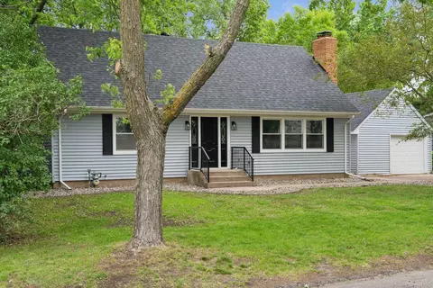 2283 15th Ave E, North Saint Paul, MN 55109