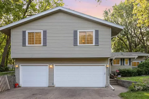 15005 1st Ave S, Burnsville, MN 55306