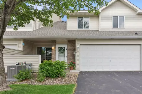 7016 49th St N, Oakdale, MN 55128