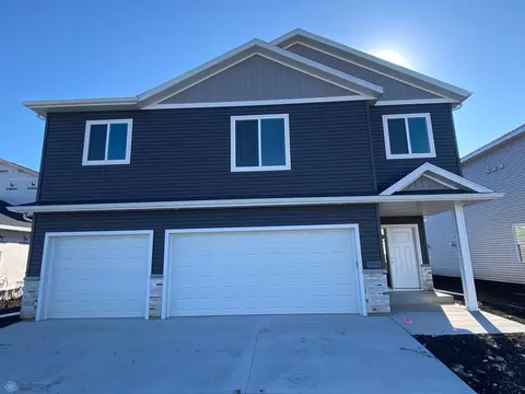 3808 32nd St S, Moorhead, MN 56560