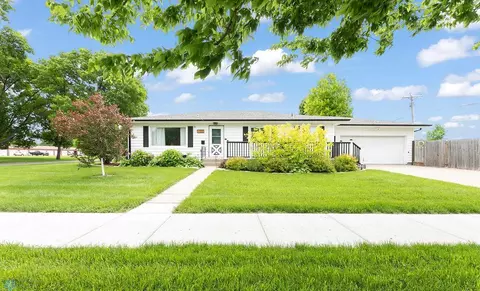 1702 15th Ave S, Fargo, ND 58103