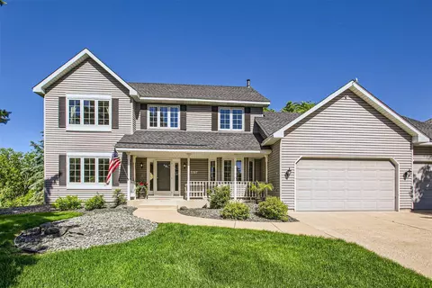 3397 Rolling Hills Dr, Eagan, MN 55121