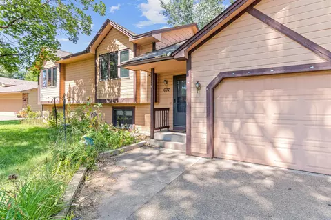 637 116th Ln NE, Blaine, MN 55434