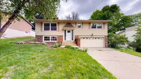 509 29th St NW, Rochester, MN 55901