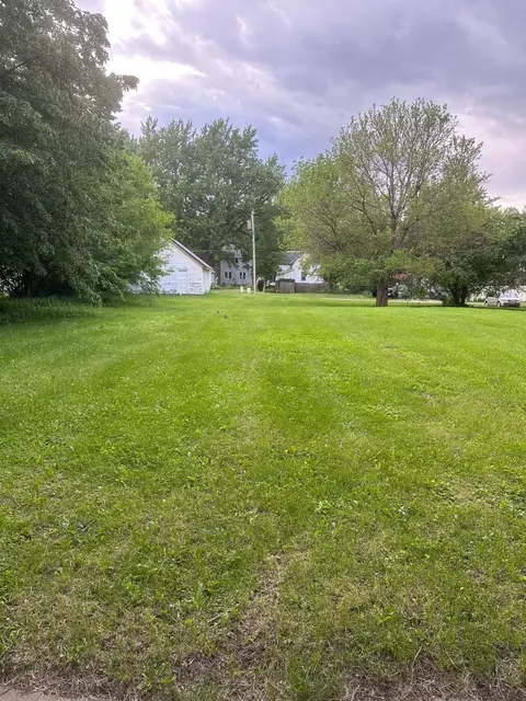 349 2nd St, Tracy, MN 56175