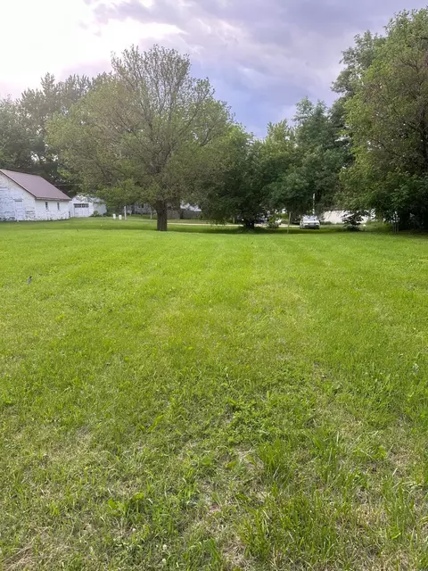 361 2nd St, Tracy, MN 56175