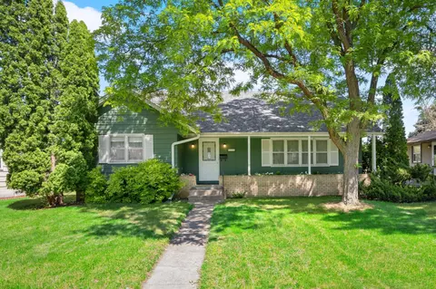 516 5th Ave NE, Osseo, MN 55369