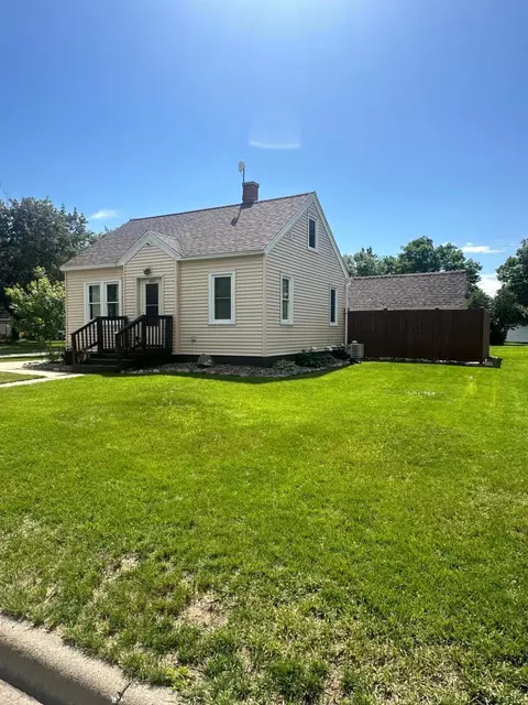 401 3rd St NW, Little Falls, MN 56345