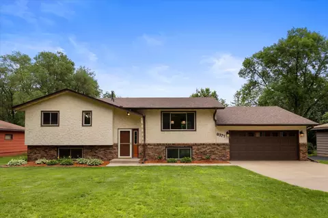8371 Spring Lake Rd, Mounds View, MN 55112
