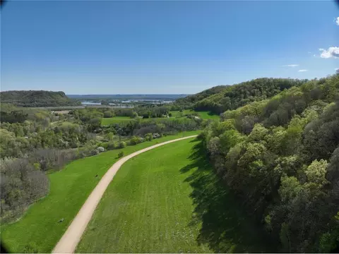 s1520 Shawnee Drive, Alma, WI 54610