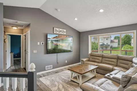 222 Winkler Trl # A, Cologne, MN 55322