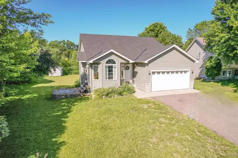 1023 Bridgeport Dr, Sartell, MN 56377