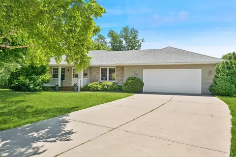 1306 Lakeside Cir, Buffalo, MN 55313