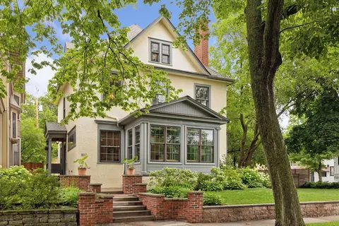 807 Ashland Ave, Saint Paul, MN 55104