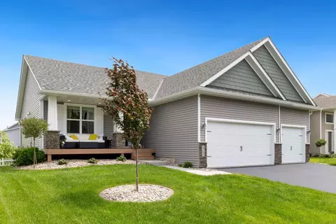 1707 Riverside Dr, Shakopee, MN 55379