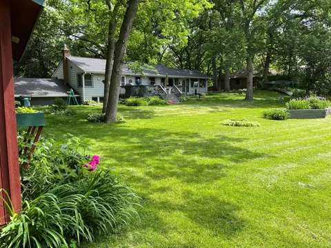 3505 Ridgewood Rd, Arden Hills, MN 55112