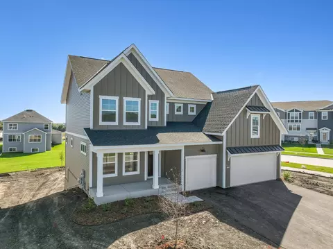 4660 Lotus Dr, Minnetrista, MN 55331