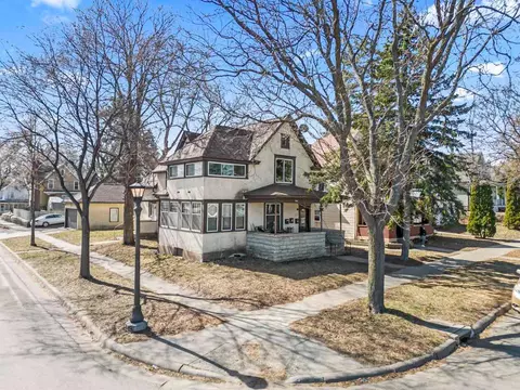 736 Geranium Ave E, Saint Paul, MN 55106 photo 1