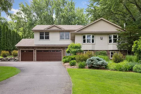 8841 Lake Jane Trl N, Lake Elmo, MN 55042