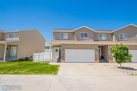 4269 Estate Dr S, Fargo, ND 58104