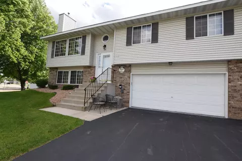 7991 147th St W, Apple Valley, MN 55124