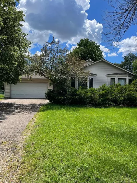 15973 Garrett Dr, Apple Valley, MN 55124