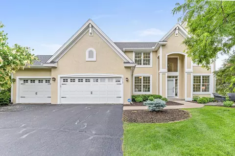 19187 Poplar Cir, Eden Prairie, MN 55347
