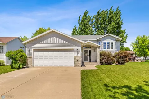 3337 45th Ave S, Fargo, ND 58104