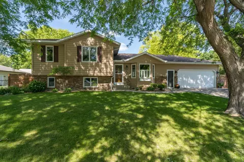1705 Orchid Dr N, North Mankato, MN 56003