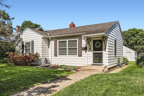 1396 Asbury St, Saint Paul, MN 55108