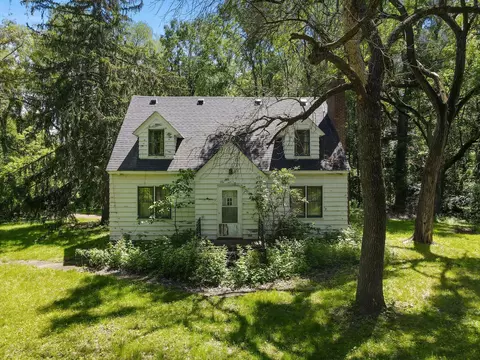 1250 Cliff Rd, Eagan, MN 55123