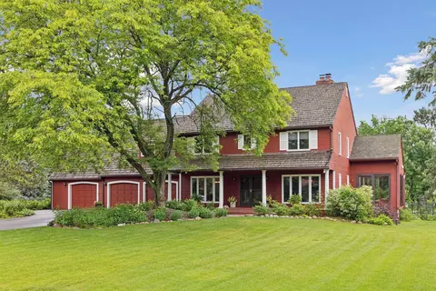 24 Meadowlark Ln, North Oaks, MN 55127